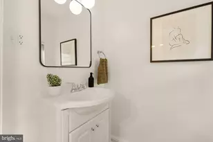 709 16th St NE, Washington, DC 20002 - Photo 19