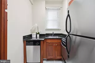 1010 25th St NW, Washington, DC 20037 - Photo 9