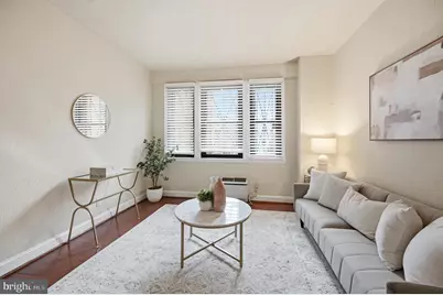 1010 25th Street NW #109, Washington, DC 20037 - Photo 3