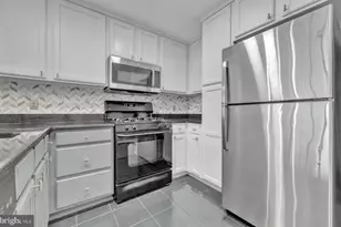 355 I Street SW, Washington, DC 20024 - Photo 5