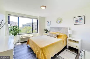 2501 Calvert St NW, Washington, DC 20008 - Photo 9