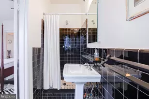 4000 Cathedral Ave NW, Washington, DC 20016 - Photo 37