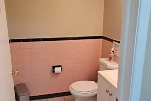 1009 E St SE, Washington, DC 20003 - Photo 11