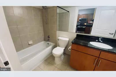 915 E Street NW #1004, Washington, DC 20004 - Photo 21