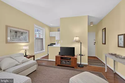 115 E SE #201, Washington, DC 20003 - Photo 5