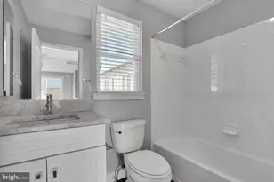 909 5th St SE, Washington, DC 20003 - Photo 13