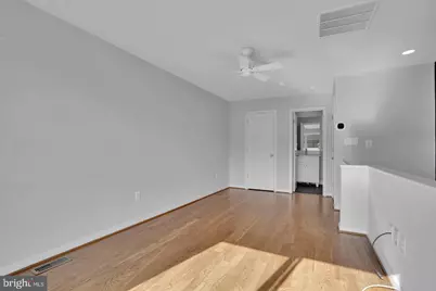 909 5th Street SE, Washington, DC 20003 - Photo 17