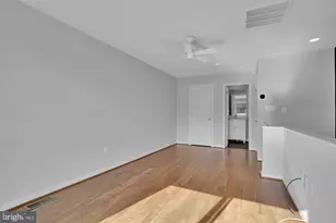 909 5th St SE, Washington, DC 20003 - Photo 17