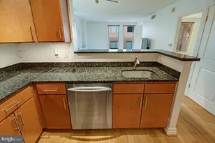 915 E St NW, Washington, DC 20004 - Photo 27