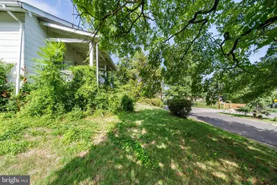 2162 30th Street NE, Washington, DC 20018 - Photo 3