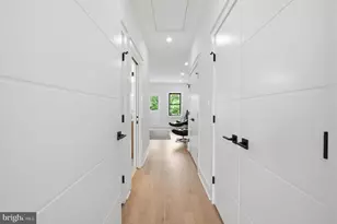 1933 Calvert St NW, Washington, DC 20009 - Photo 51