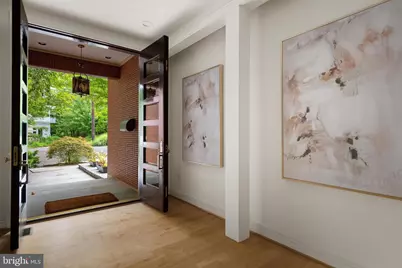2807 Chesterfield Place NW, Washington, DC 20008 - Photo 3