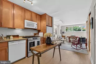 2829 Connecticut Ave NW, Washington, DC 20008 - Photo 5