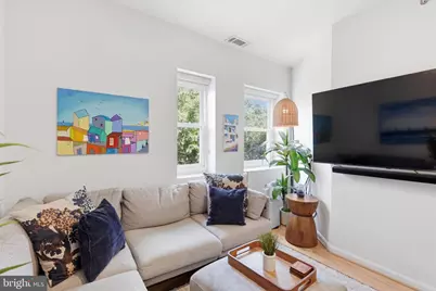 1038 Lamont NW #3B, Washington, DC 20010 - Photo 3