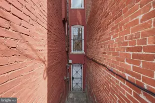2152 Newport Pl NW, Washington, DC 20037 - Photo 19