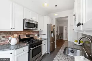 2152 Newport Pl NW, Washington, DC 20037 - Photo 15