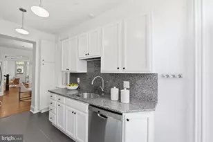 2152 Newport Pl NW, Washington, DC 20037 - Photo 13