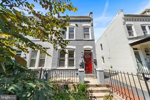 919 5th St SE, Washington, DC 20003 - Photo 1