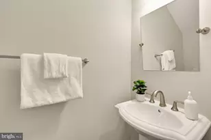 1317 Emerald St NE, Washington, DC 20002 - Photo 15