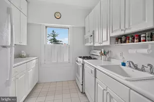 4000 Cathedral Ave NW, Washington, DC 20016 - Photo 7