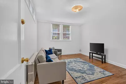 2520 41st Street NW #5, Washington, DC 20007 - Photo 3