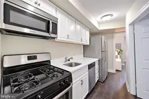 126 O St SW, Washington, DC 20024 - Photo 11