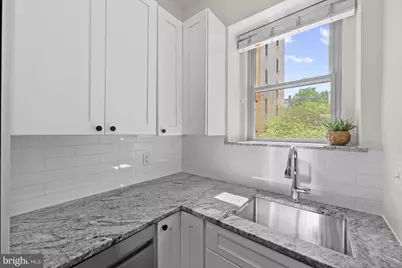 2010 Kalorama Road NW #202, Washington, DC 20009 - Photo 9