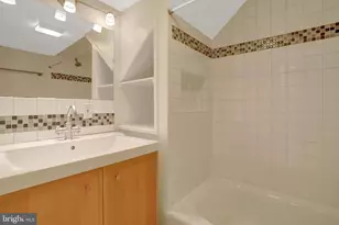 1734 Swann St NW, Washington, DC 20009 - Photo 31