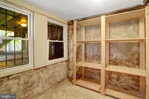 1734 Swann St NW, Washington, DC 20009 - Photo 37