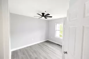 806 Hr Dr SE, Washington, DC 20032 - Photo 9