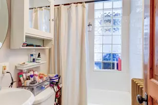 561 15th St SE, Washington, DC 20003 - Photo 11