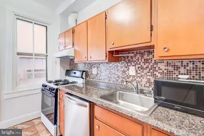561 15th Street SE, Washington, DC 20003 - Photo 17