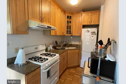 1010 25th Street NW #204, Washington, DC 20037 - Photo 7