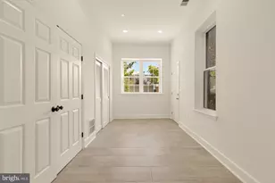 1027 7th St NE, Washington, DC 20002 - Photo 13