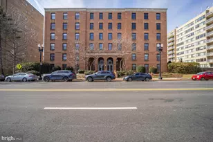 2828 Wisconsin Ave NW, Washington, DC 20007 - Photo 33