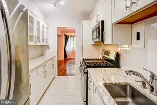 4201 Cathedral Ave NW, Washington, DC 20016 - Photo 15
