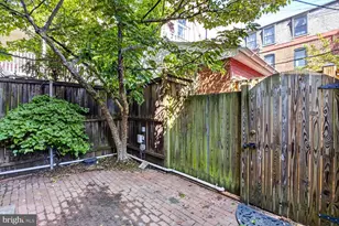 304 A St SE, Washington, DC 20003 - Photo 19