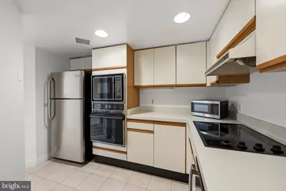 1099 22nd Street NW #103, Washington, DC 20037 - Photo 7