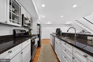 933 M St NW, Washington, DC 20001 - Photo 9