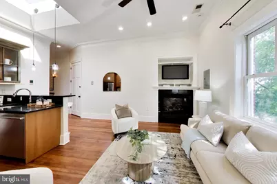 330 14th Place NE #4, Washington, DC 20002 - Photo 3