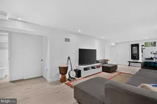 2714 27th St NW, Washington, DC 20008 - Photo 33