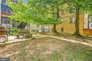 1109 O St NW, Washington, DC 20005 - Photo 31
