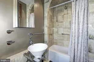 2712 P NW, Washington, DC 20007 - Photo 21