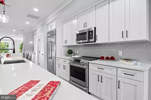 1329 Irving St NW, Washington, DC 20010 - Photo 11