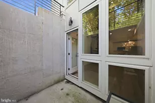 2105 M St NE, Washington, DC 20002 - Photo 17