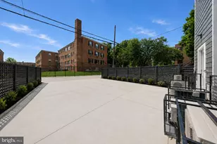 2105 M St NE, Washington, DC 20002 - Photo 23