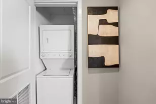 1211 NW 13th Street NW, Washington, DC 20005 - Photo 15