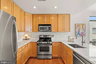 1211 NW 13th Street NW, Washington, DC 20005 - Photo 7