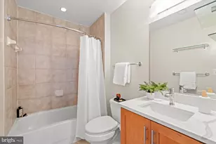 1211 NW 13th Street NW, Washington, DC 20005 - Photo 13