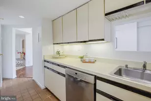 3 Washington Cir NW, Washington, DC 20037 - Photo 9